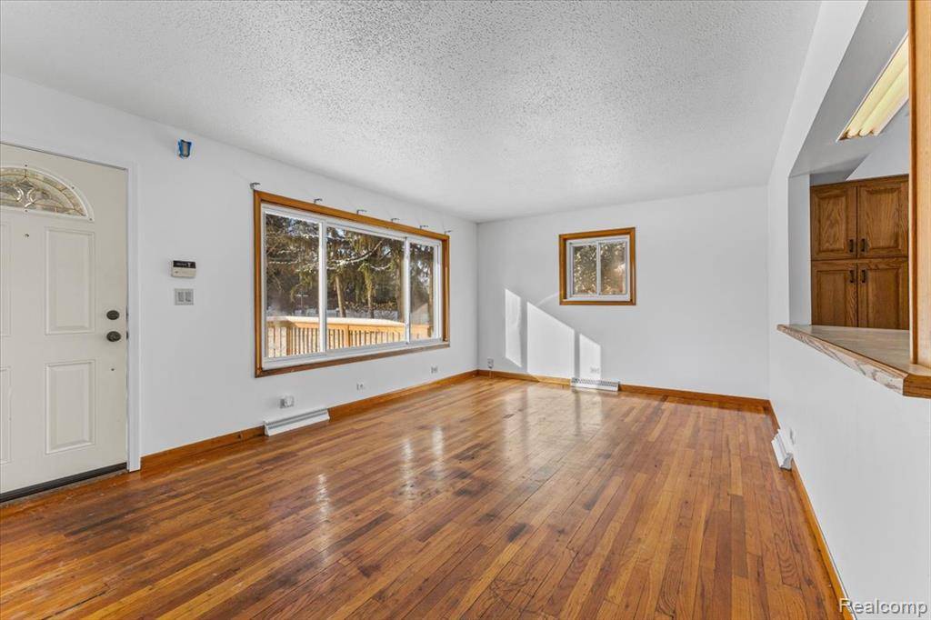 Waterford, MI 48329,3880 Lotus Drive