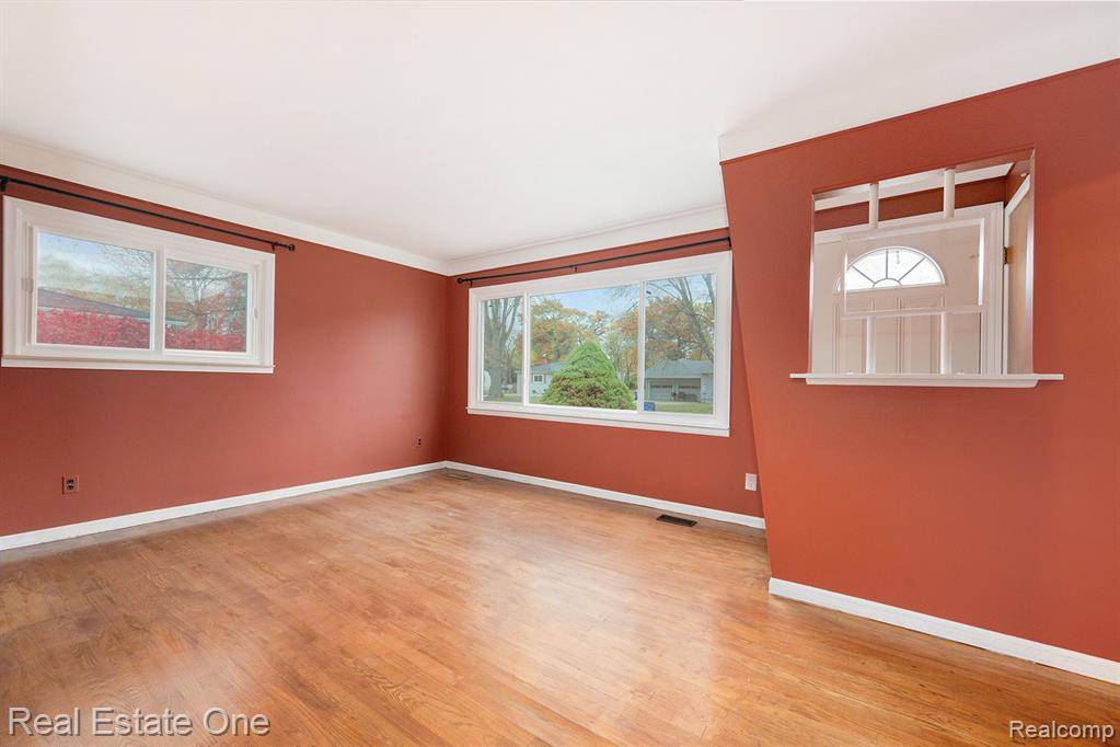 Waterford, MI 48327,1620 Irwin Drive