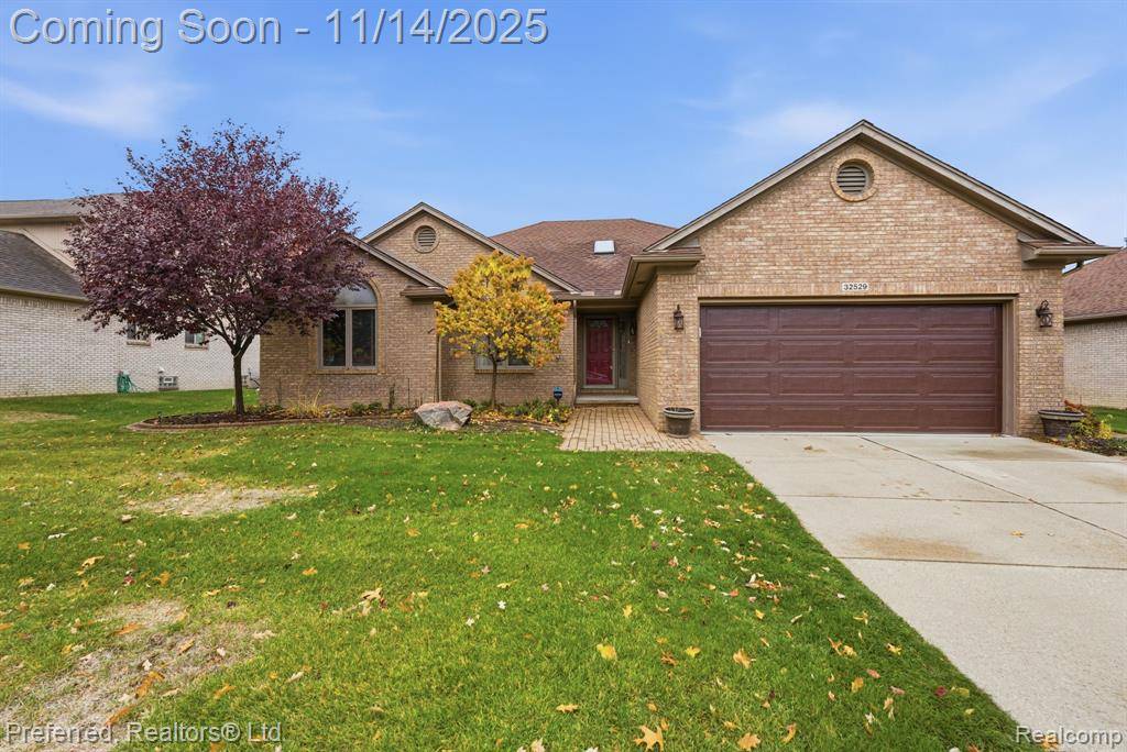 Warren, MI 48093,32529 Pine Ridge Drive