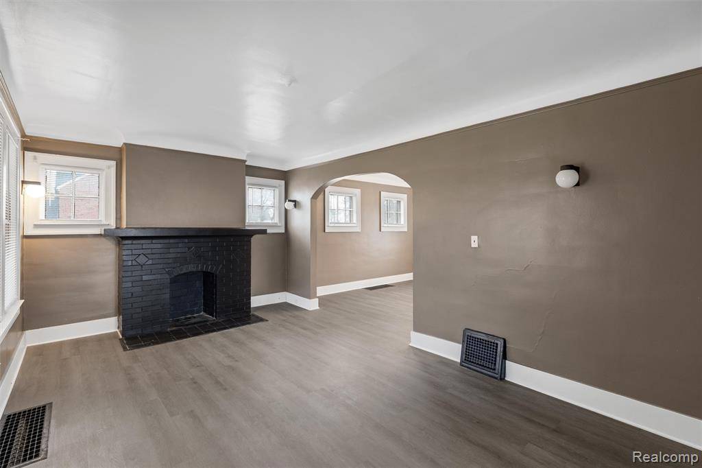 Detroit, MI 48213,11702 Rosemary Street