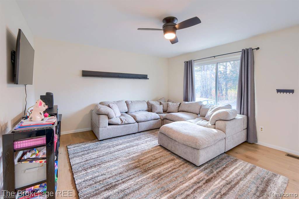 Ortonville, MI 48462,370 Oakwood Road