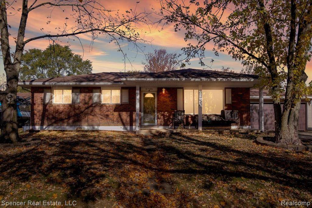 Waterford, MI 48327,5726 Sutherland Drive