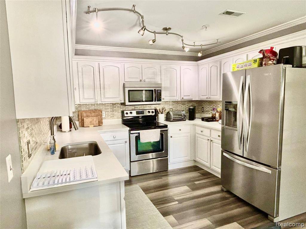 Shelby Twp, MI 48317,11405 N Woods Drive