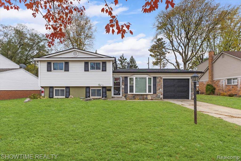 Farmington, MI 48336,21247 Larkspur Street