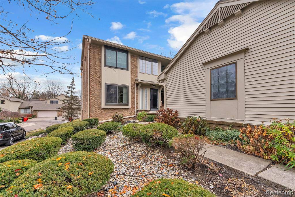 West Bloomfield, MI,7258 Creeks Bend Court