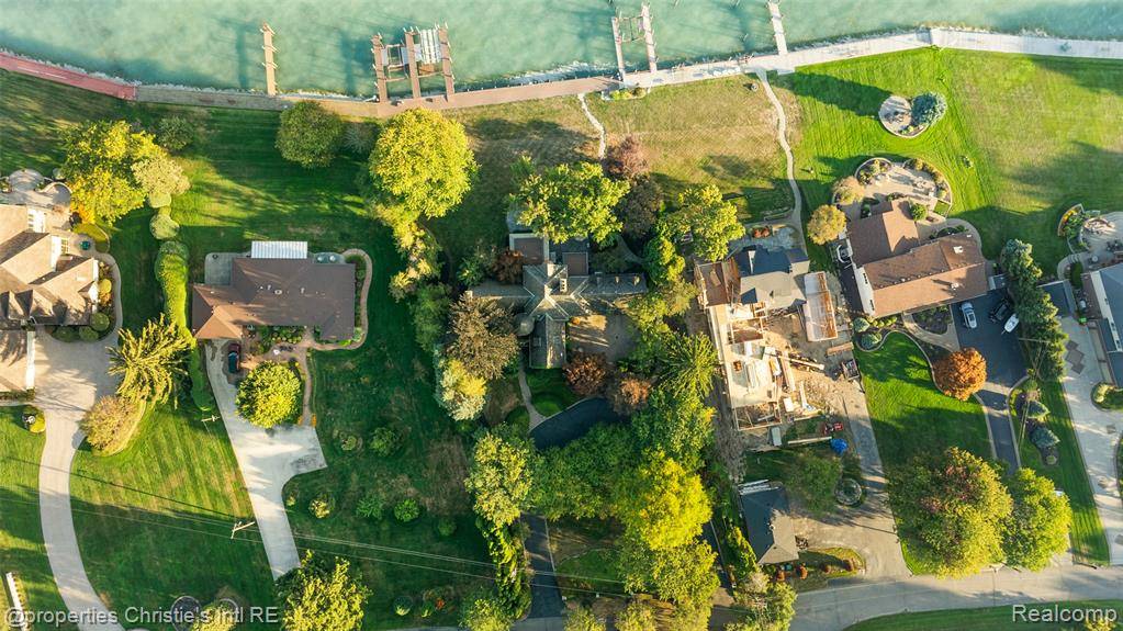 Chesterfield, MI 48047,49016 Pointe Lakeview Drive