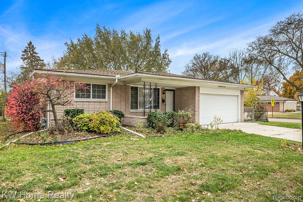 Troy, MI 48083,2704 Berkshire Drive