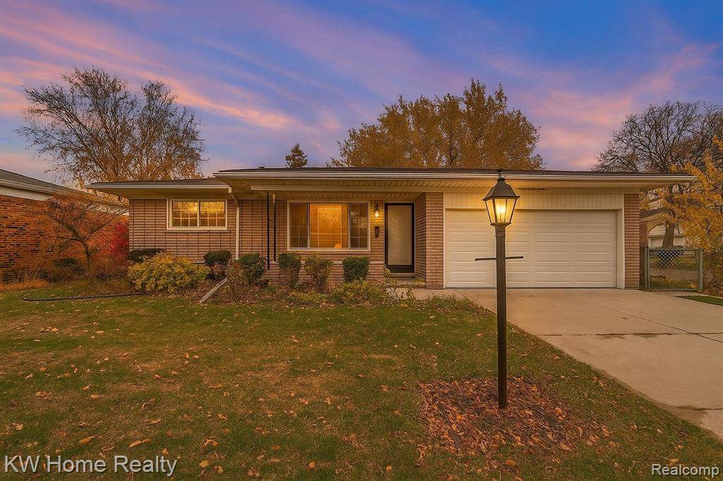 Troy, MI 48083,2704 Berkshire Drive