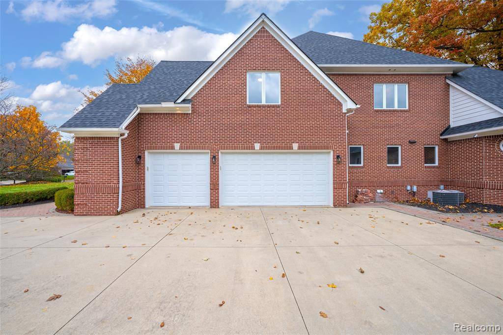 Shelby Twp, MI 48315,12277 Forest Glen Lane