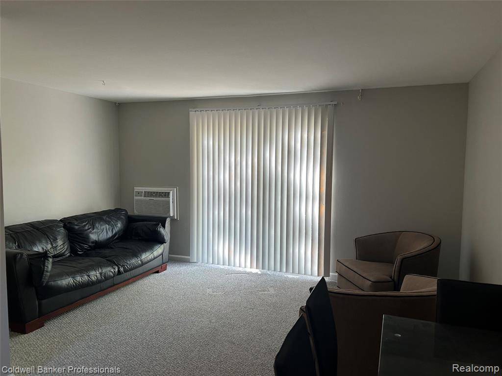 Farmington, MI 48336,31831 Grand River Unit #61