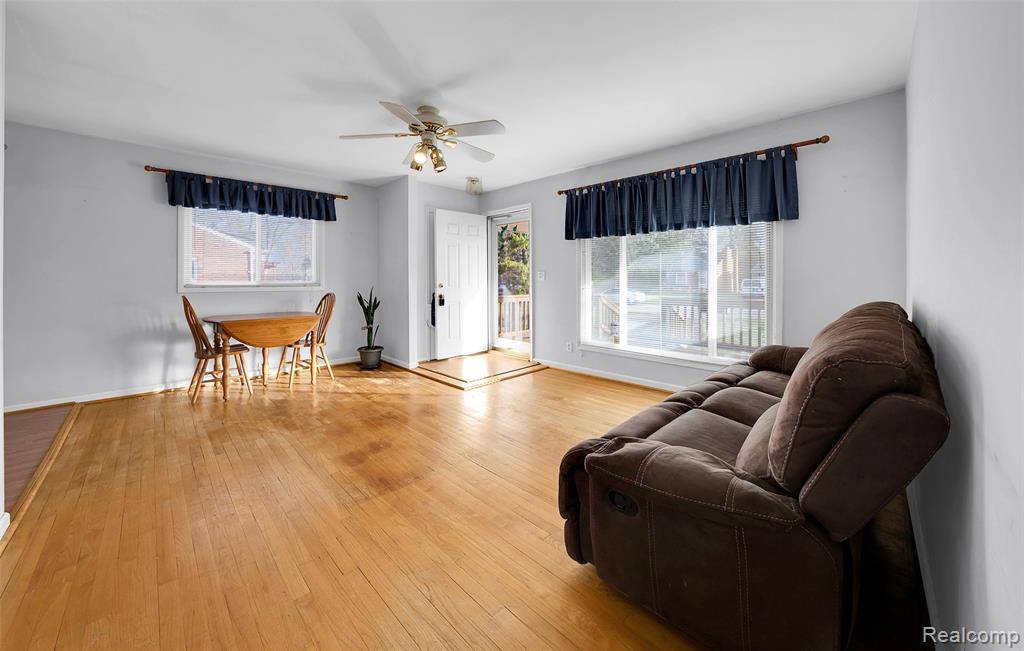 Waterford, MI 48329,3855 Anoka Drive