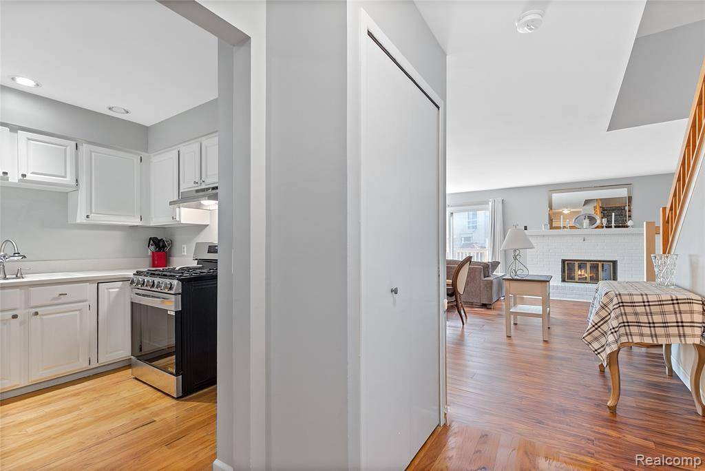 Rochester Hills, MI 48307,587 Tennyson