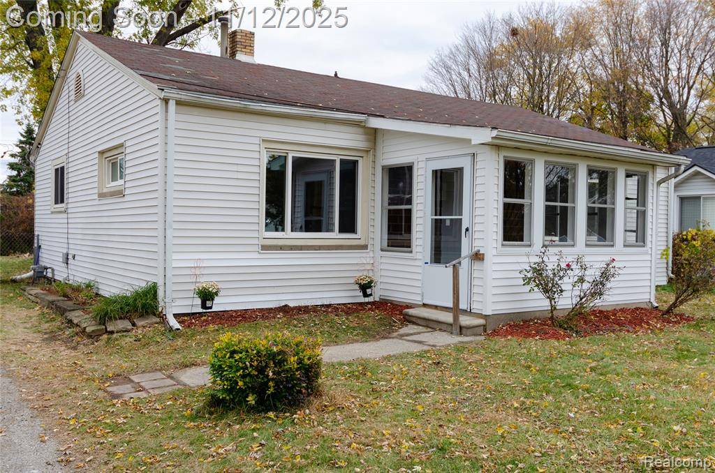 Pontiac, MI 48340,577 Peacock Avenue