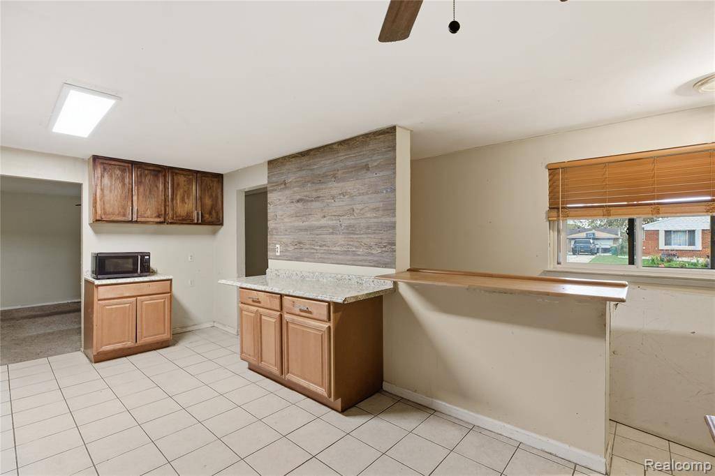 Romulus, MI 48174,9274 Chamberlain Street