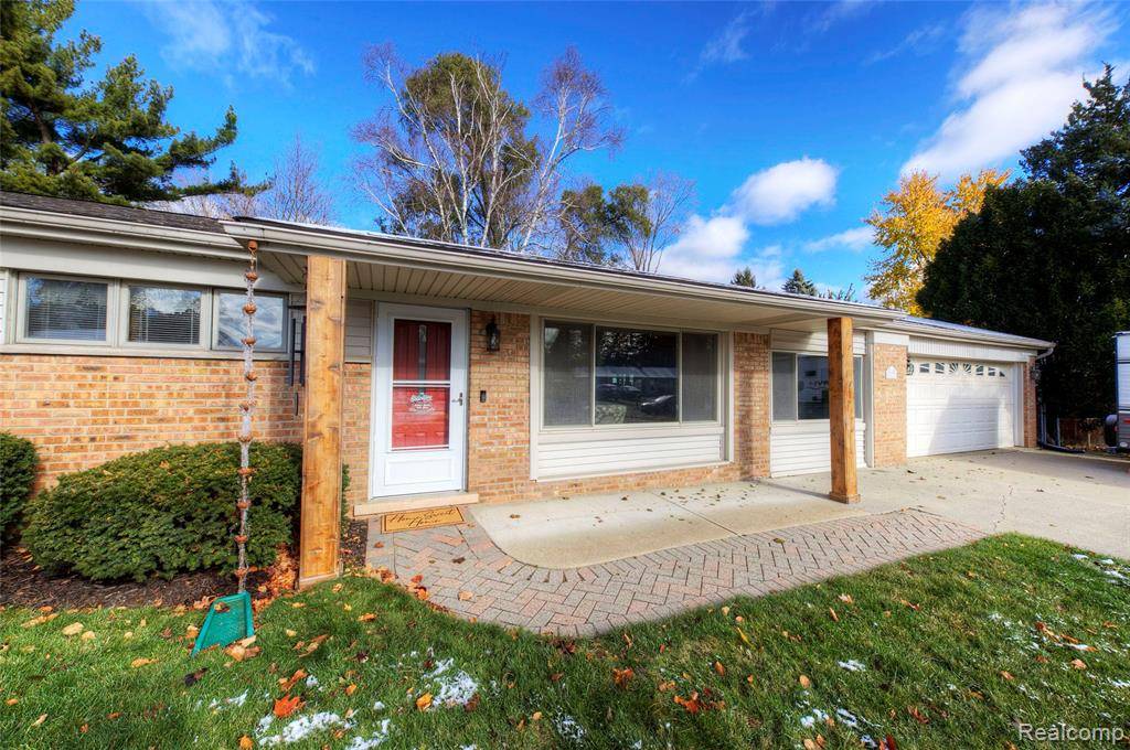 Walled Lake, MI 48390,1123 Asher Court