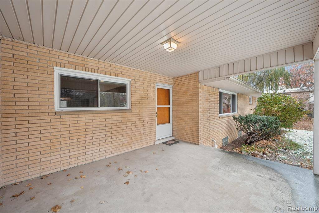 Southfield, MI 48075,21697 McClung Avenue