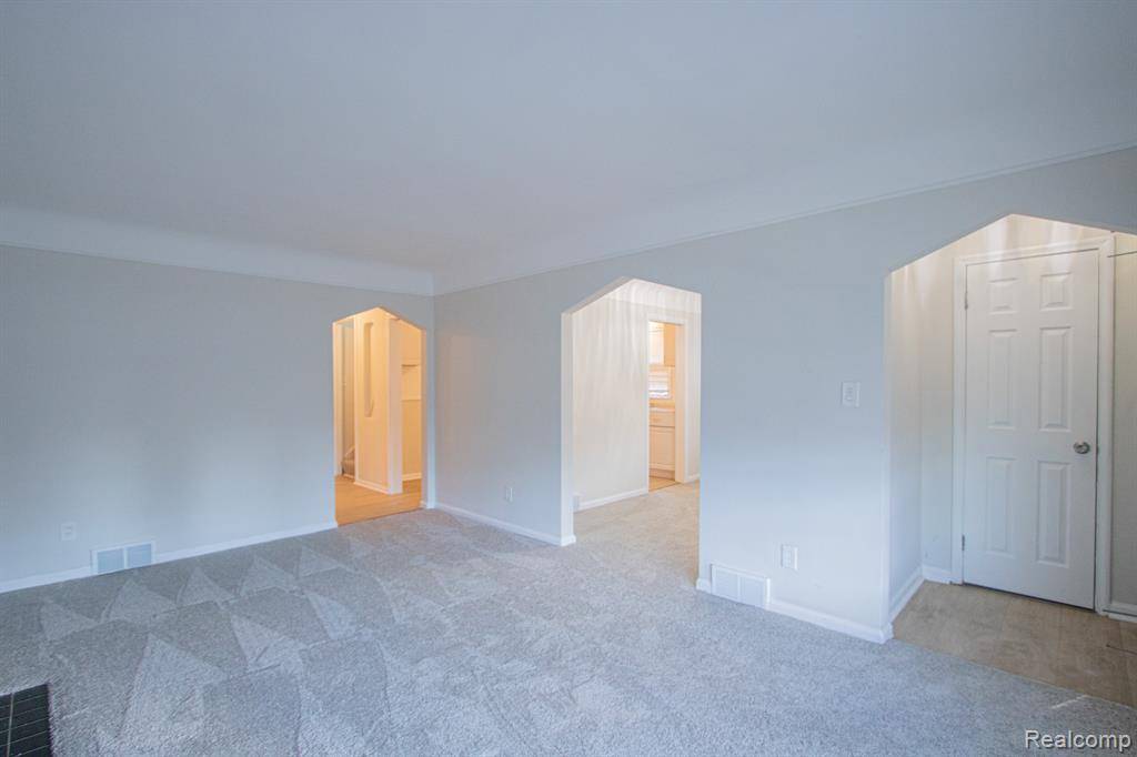 Detroit, MI 48221,16896 Manor Street