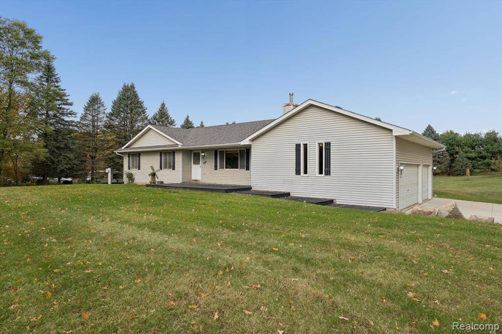 Howell, MI 48843,5920 W Coon Lake Road