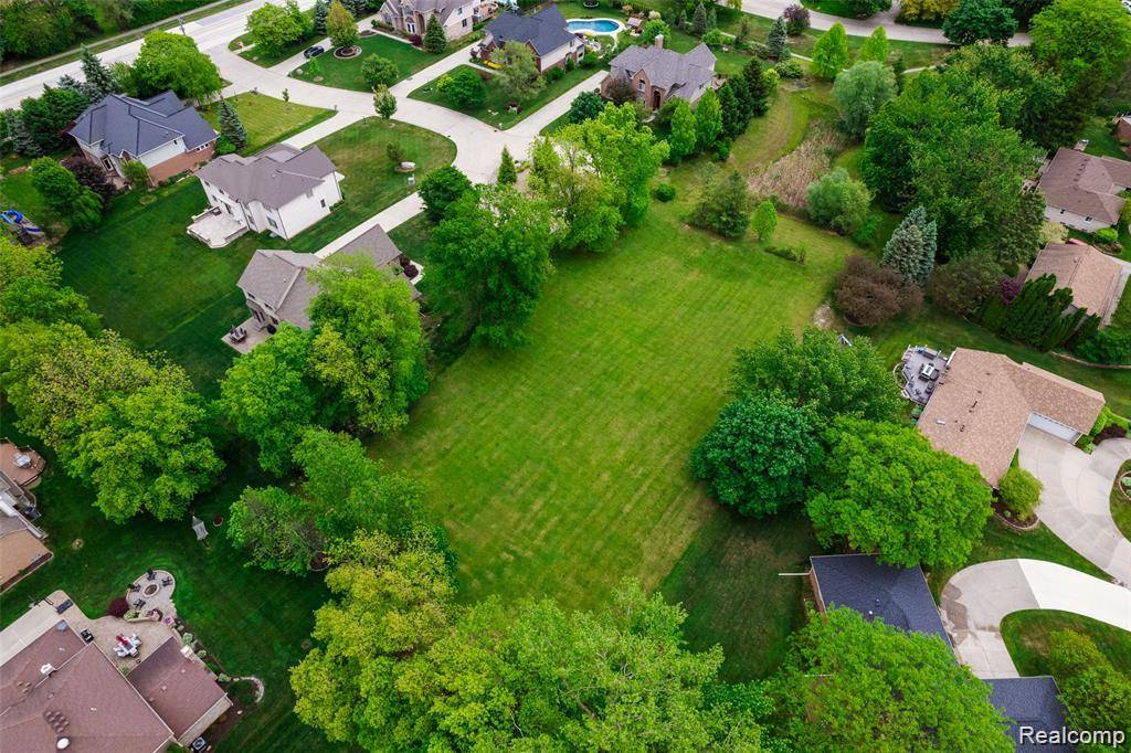 Farmington Hills, MI 48335,22335 Diamond Court