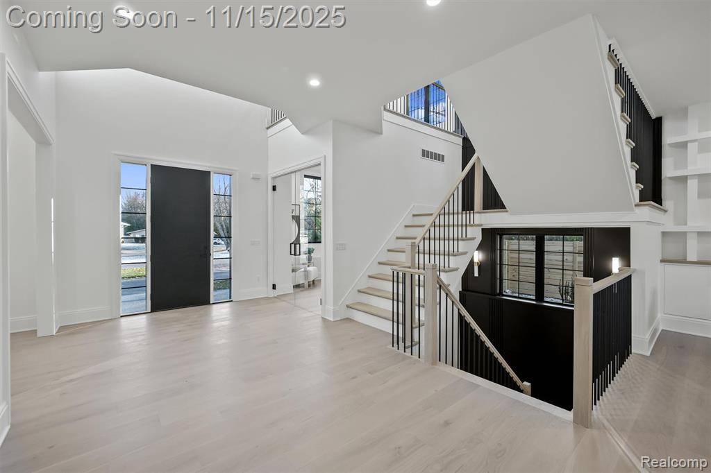 Troy, MI 48084,2840 Bolingbroke Drive