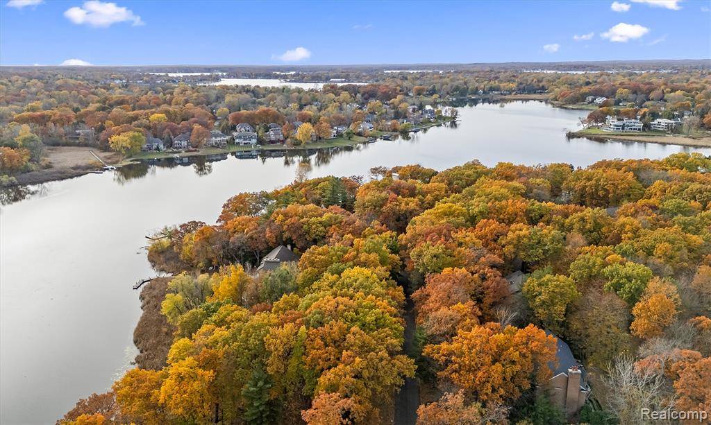 Bloomfield Hills, MI 48302,1729 Heron Ridge Drive