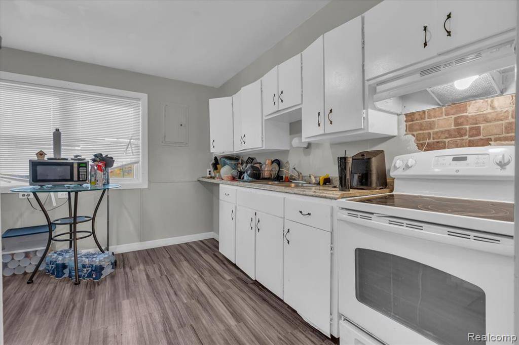 Warren, MI 48089,24505 Berry Avenue