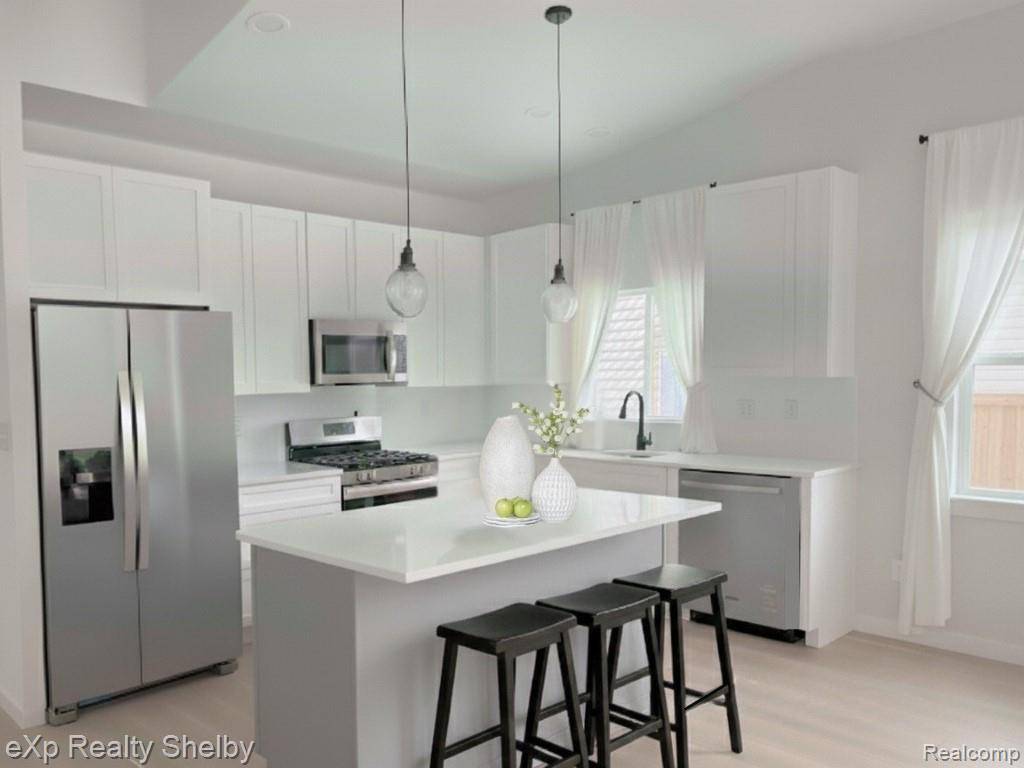 Farmington Hills, MI 48336,00001 Lundy Drive