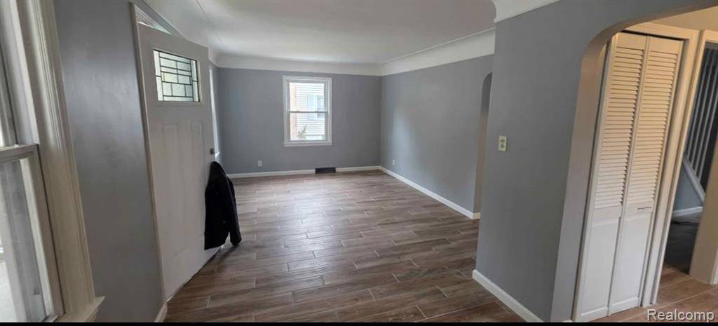 Dearborn Heights, MI 48125,4417 Syracuse Street