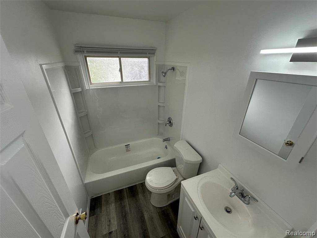 Dearborn Heights, MI 48125,4640 Edgewood Street