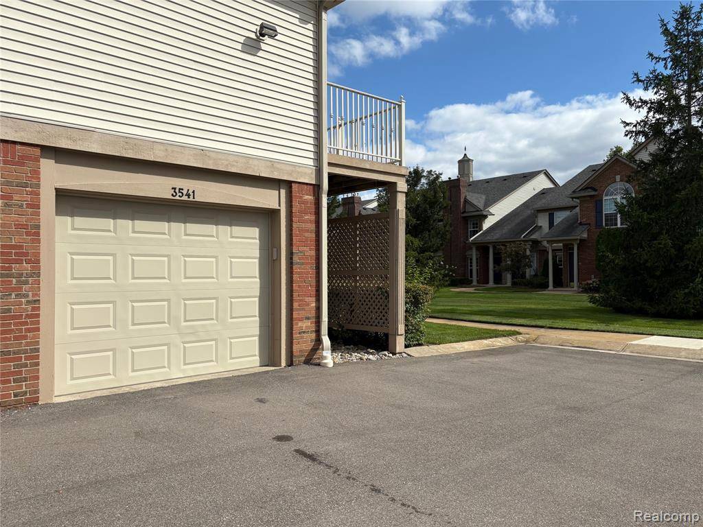 Rochester, MI 48306,3541 Oakmonte Boulevard