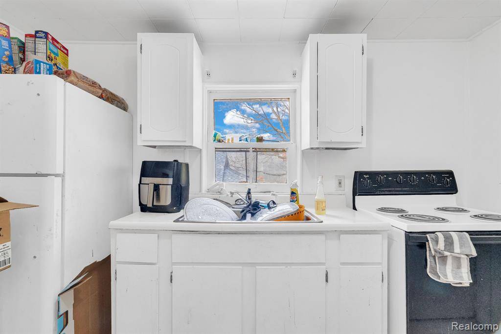 Port Huron, MI 48060,1103 White Street