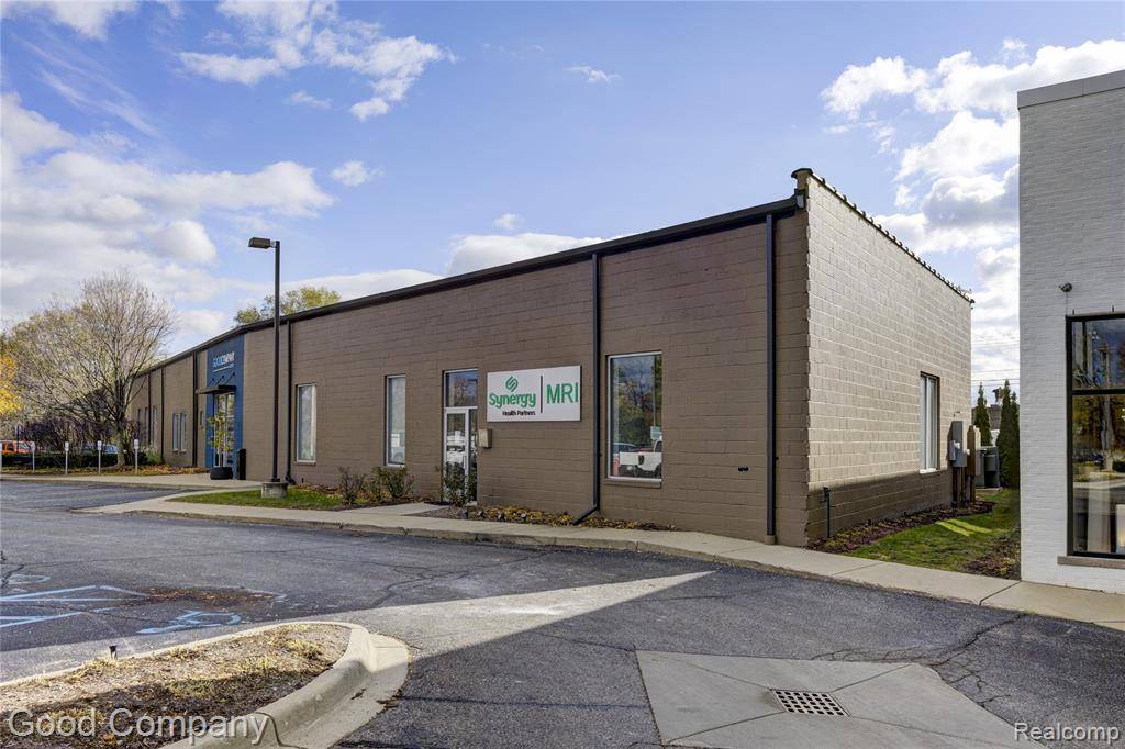 Royal Oak, MI 48067,907 S Main Street