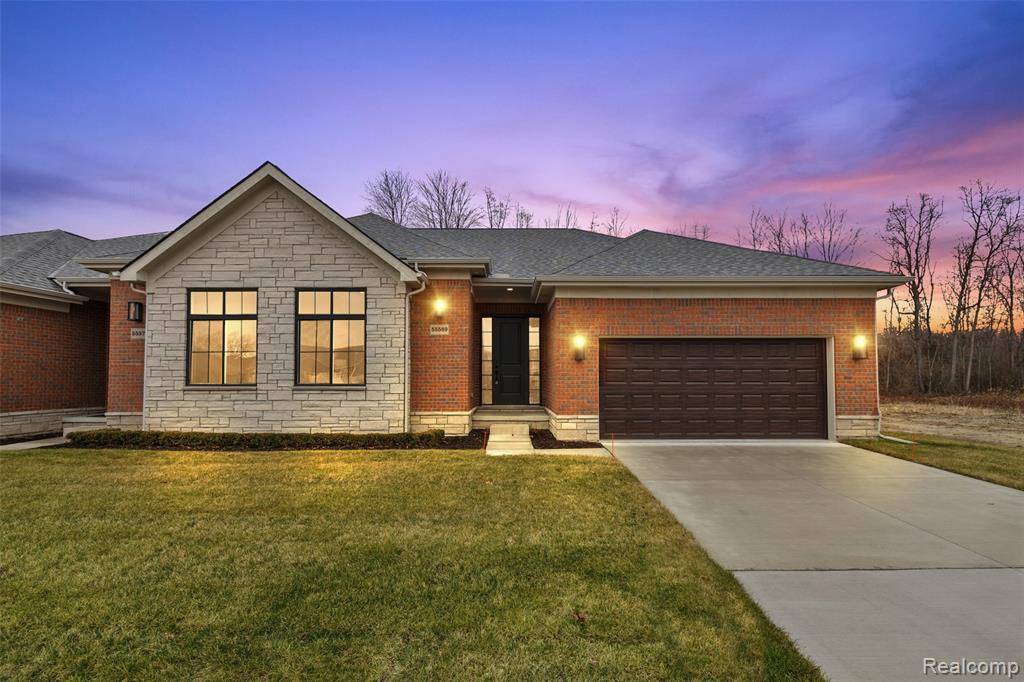 Shelby Twp, MI 48315,55589 Oak Pointe