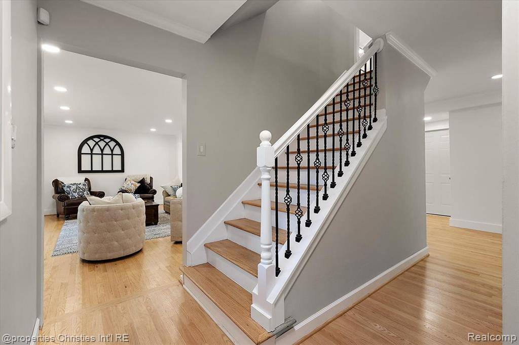 Birmingham, MI 48009,1345 Fairway Drive