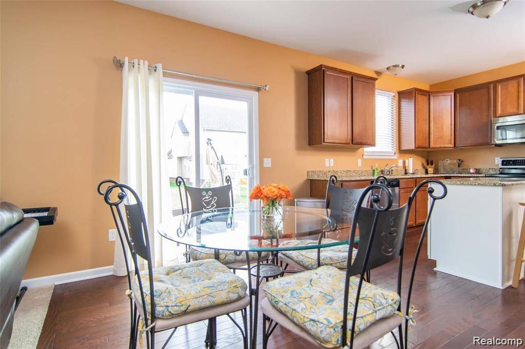 Novi, MI,51171 Brompton