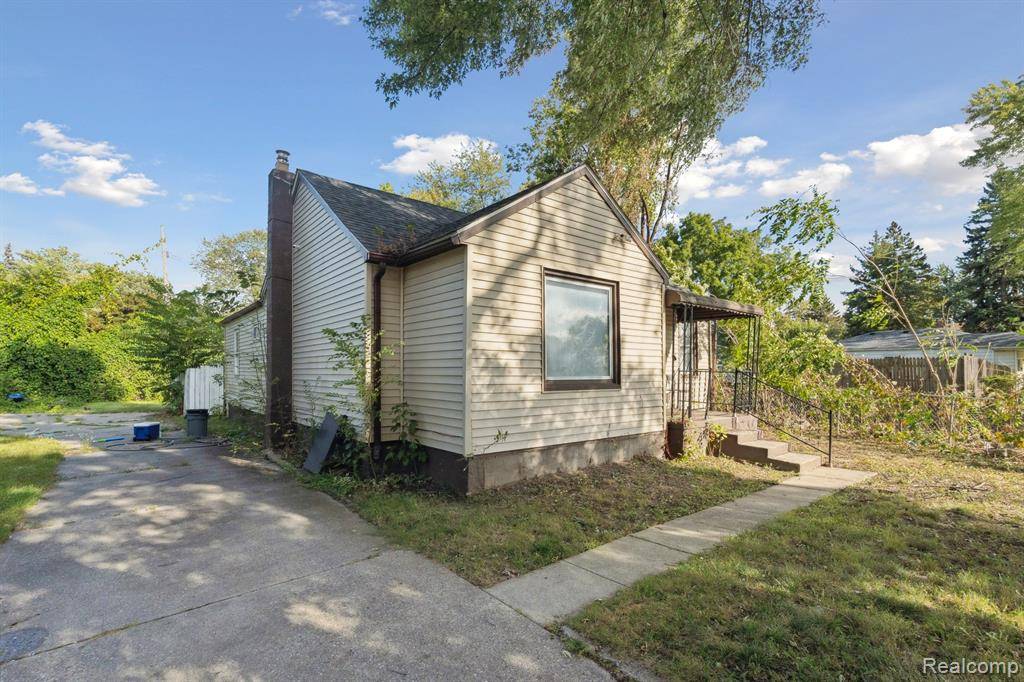 Dearborn Heights, MI 48125,5315 Edgewood Street