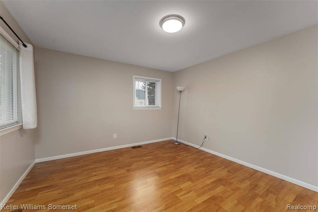 Center Line, MI 48015,7263 Henry