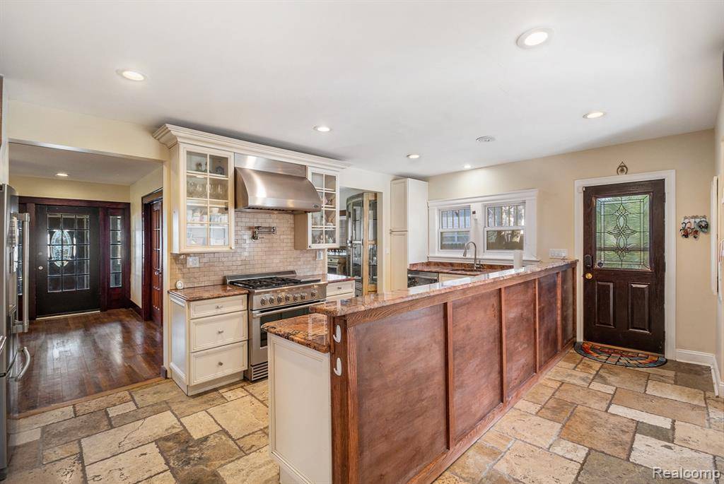 Whitmore Lake, MI 48189,66 E Shore Drive