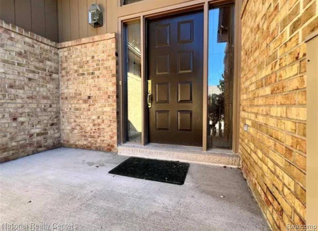 Farmington Hills, MI 48331,28760 Hidden Trail