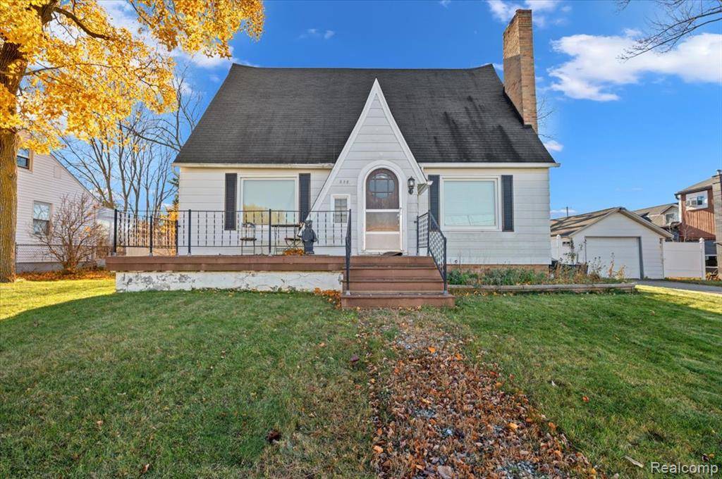 Lapeer, MI 48446,238 E Nepessing Street