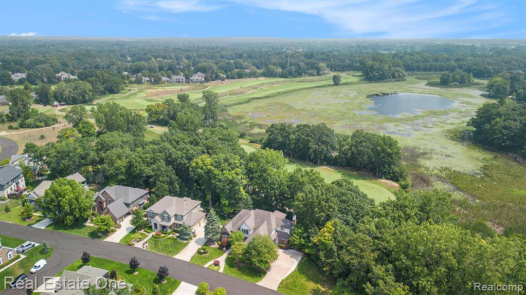 Lake Orion, MI 48362,271 Greenan Lane