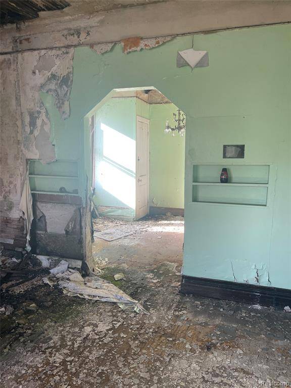 Detroit, MI 48214,9385 Dorchester Street