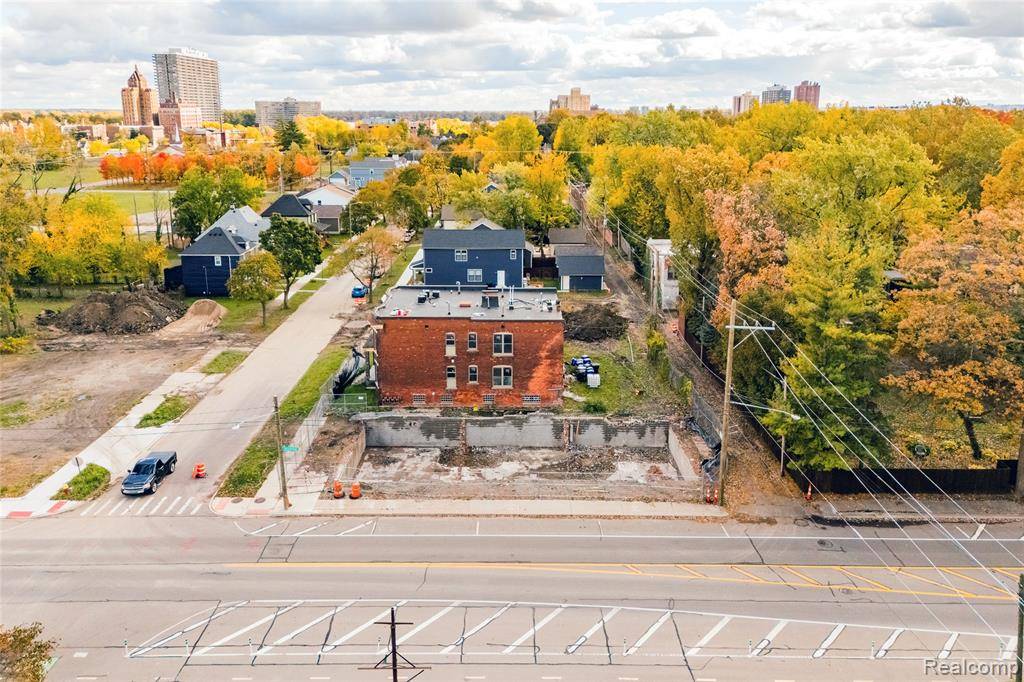 Detroit, MI 48214,8646 Kercheval Street