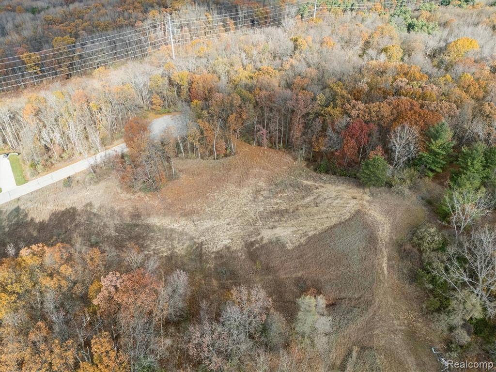 Fenton, MI 48430,9410 Grand Summit Drive