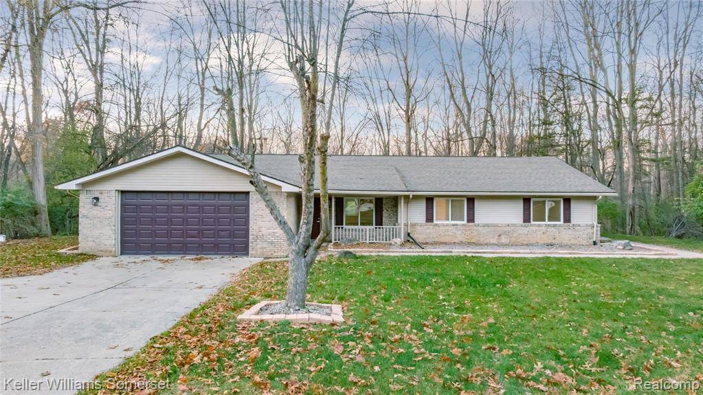 Ortonville, MI 48462,993 Groveland Pines Drive