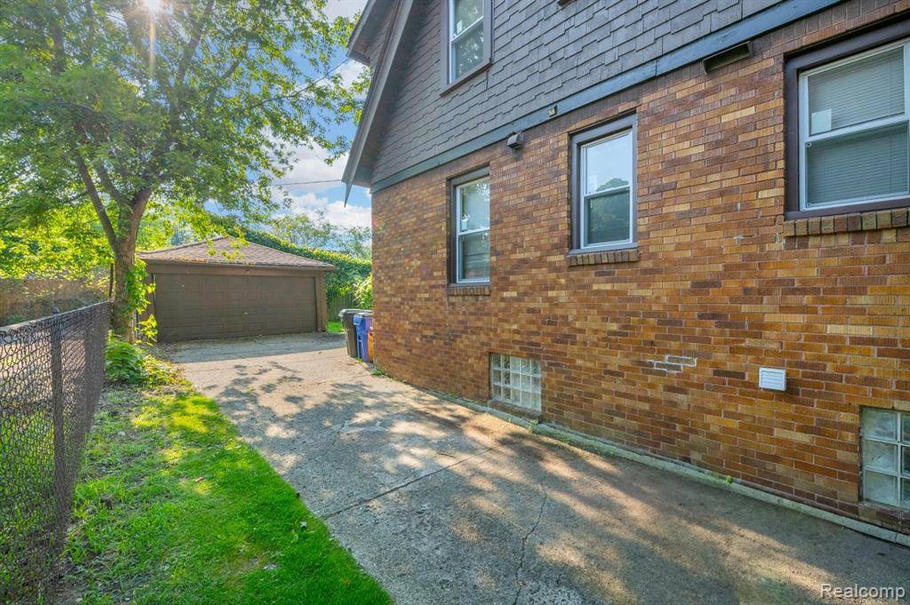 Detroit, MI 48227,14040 Asbury Park