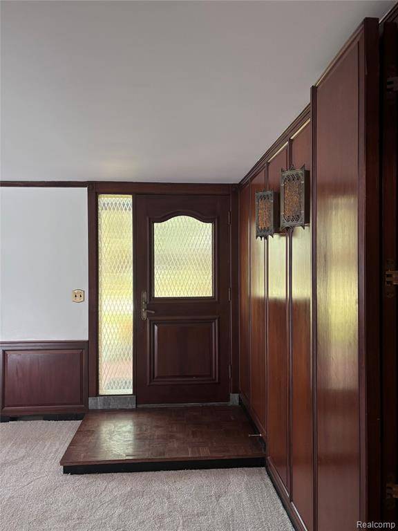 Farmington Hills, MI 48334,28378 Parkhill Street