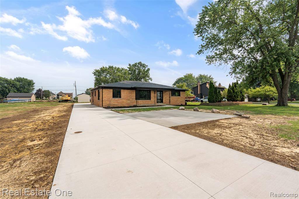 Chesterfield, MI 48047,47900 Jefferson Avenue