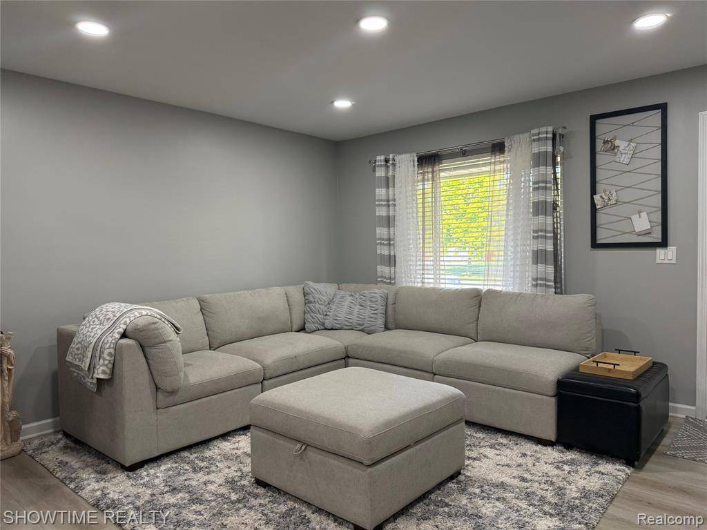 Clinton Twp, MI 48038,41617 Clayton Street