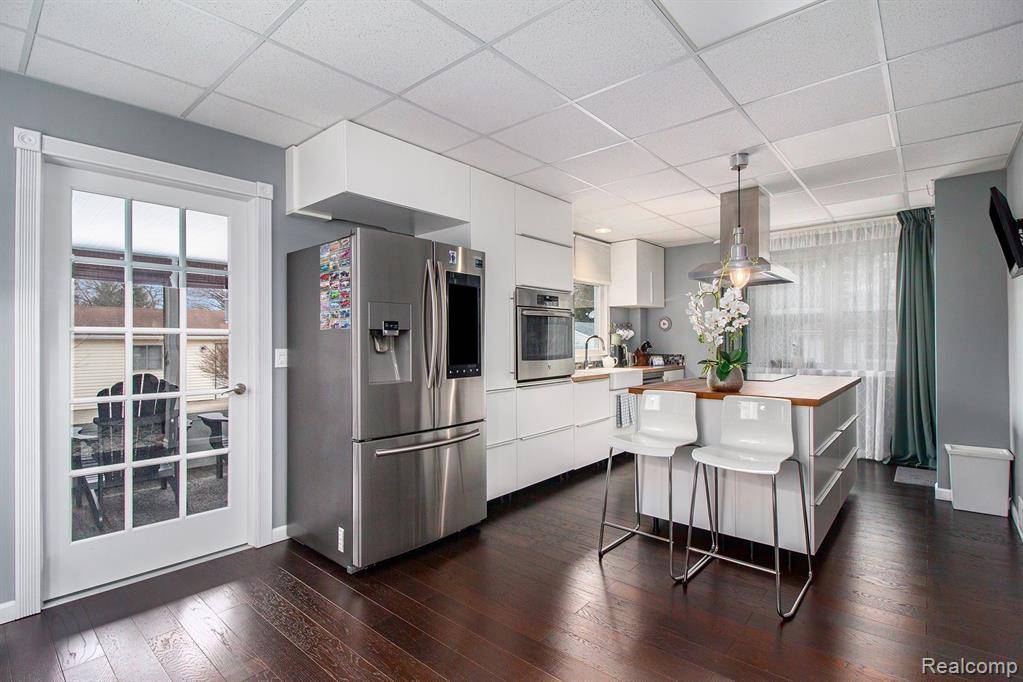 Farmington Hills, MI 48390,21305 ONTAGA Street